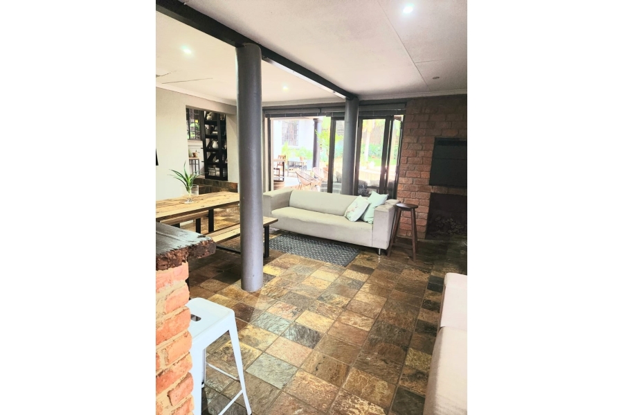 5 Bedroom Property for Sale in Safari Gardens North West